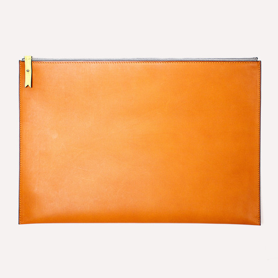 Pélican L, veau barenia gold, zip à chevron