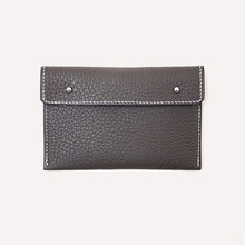 Saint-Honoré S - Pochette cousue main en taurillon graphite, doublure chèvre parchemin