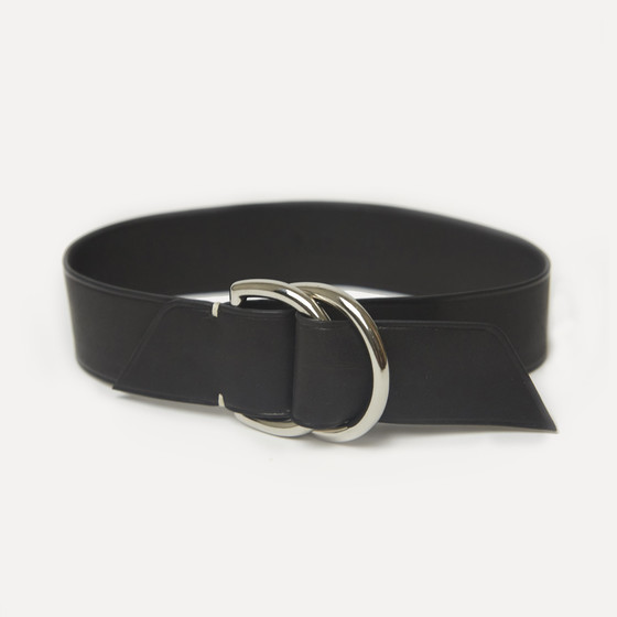 Choker anneaux en veau lisse noir, boucles argentées
